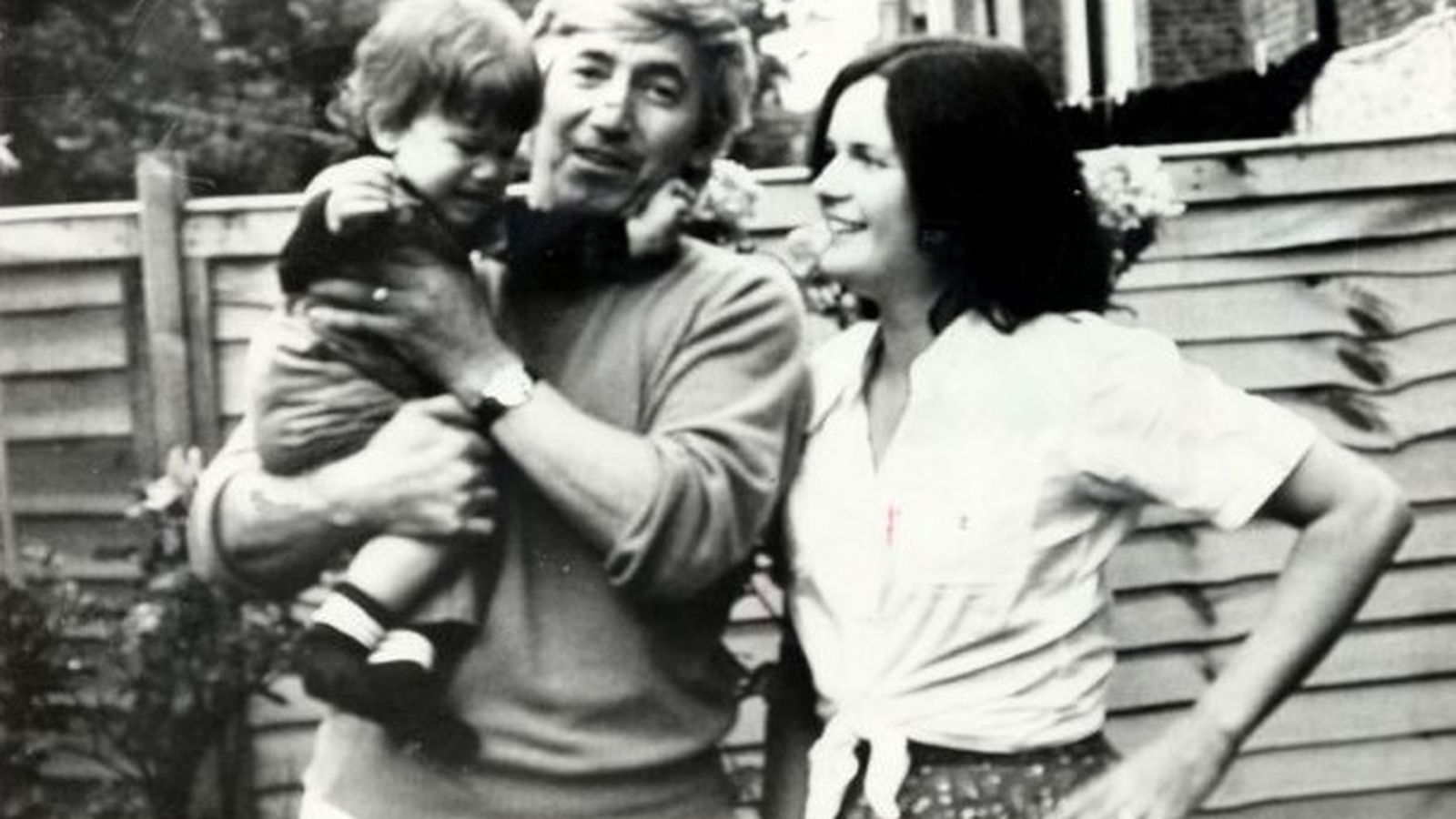 Márkov junto a su familia en Londres, 1977, un año antes de su asesinato.
