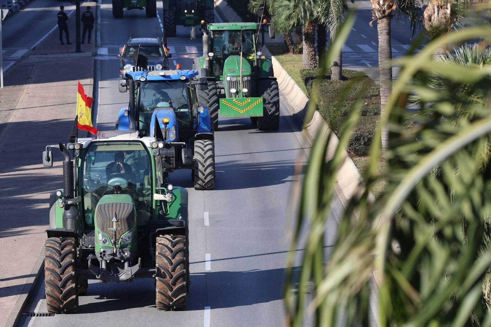 La entrada de los tractores en Málaga capital, en fotos