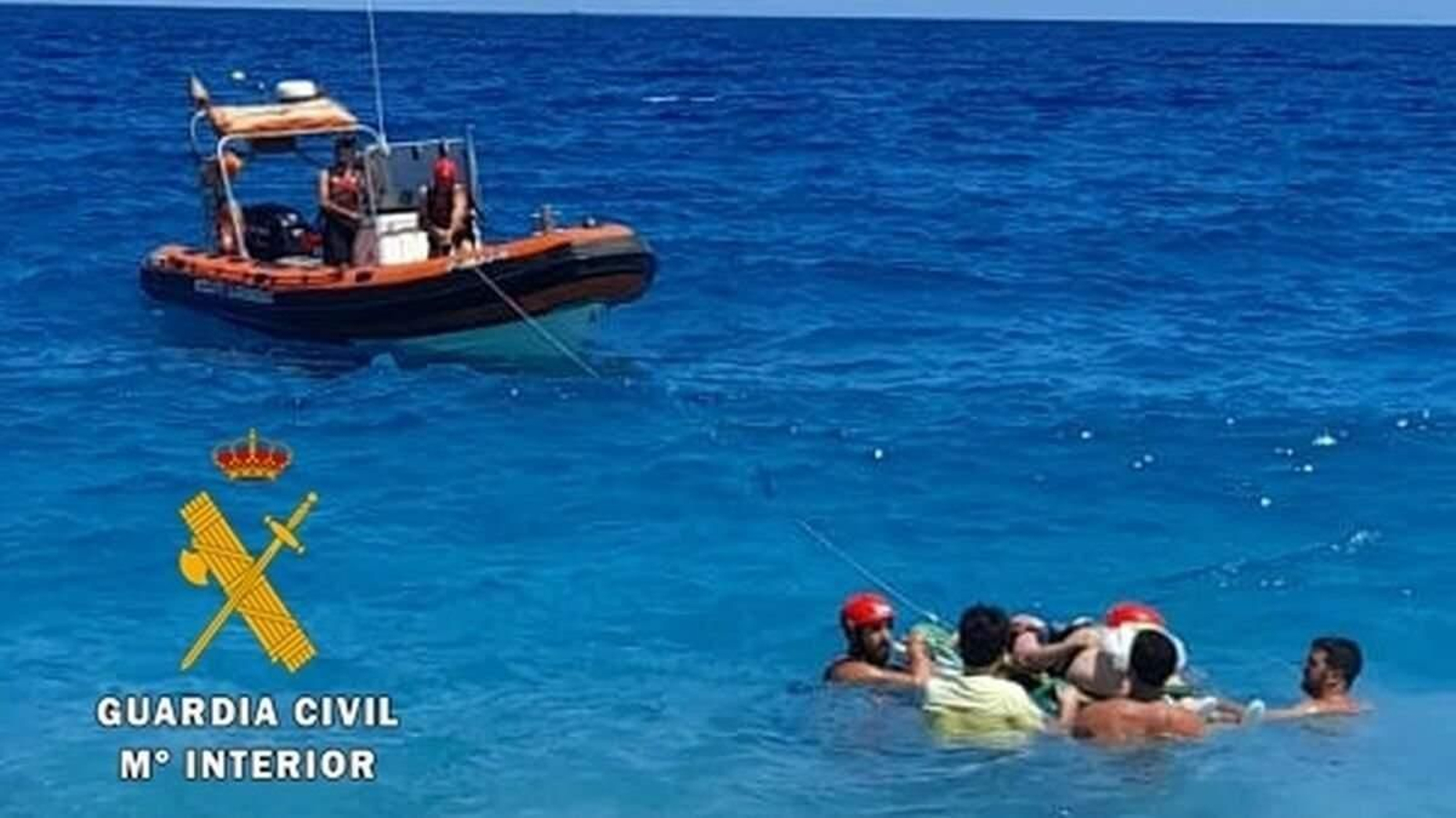 La mujer tuvo que ser rescatada por vía marítima