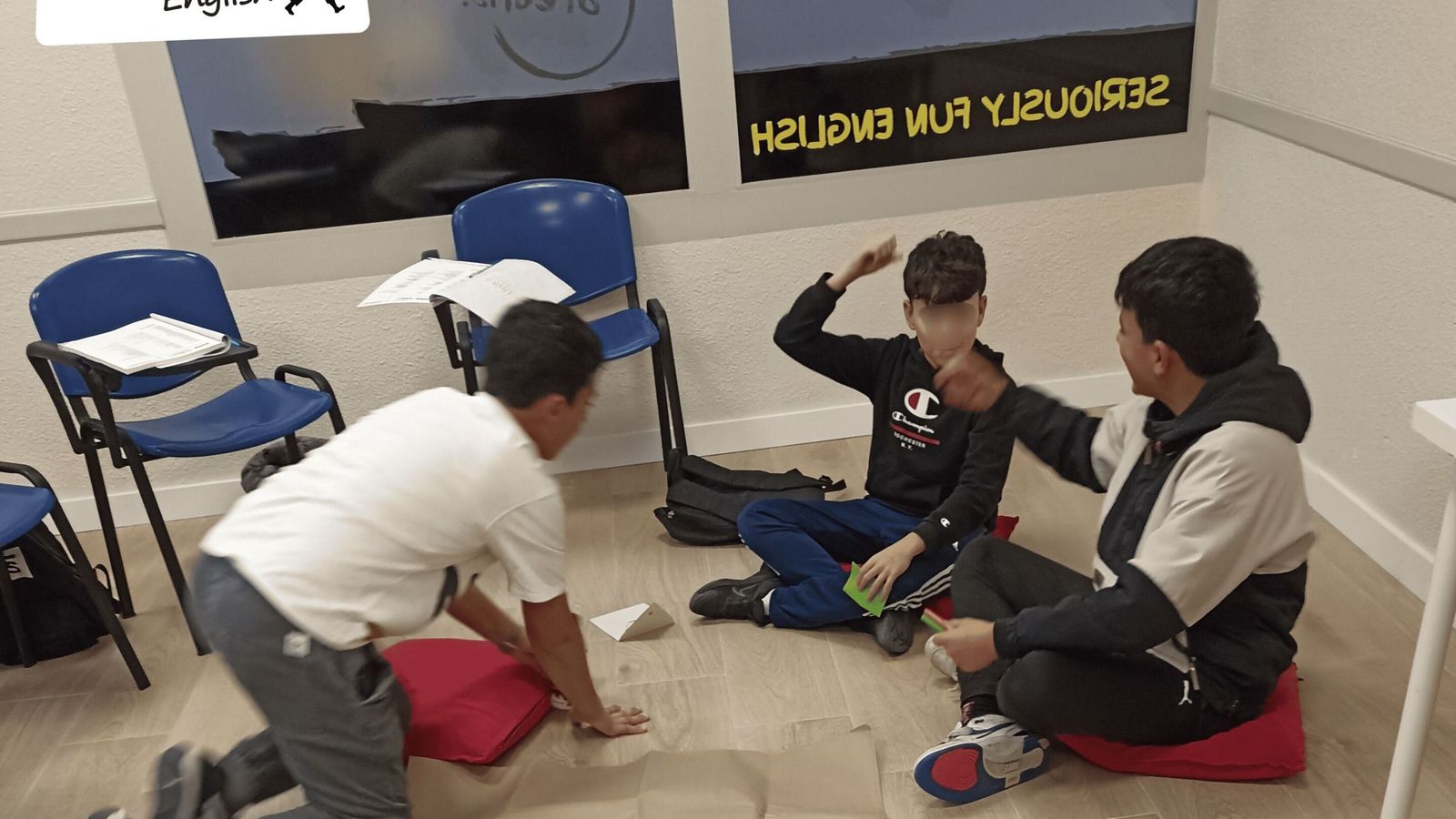  Cuatro décadas llevando el aprendizaje del inglés a otro nivel.