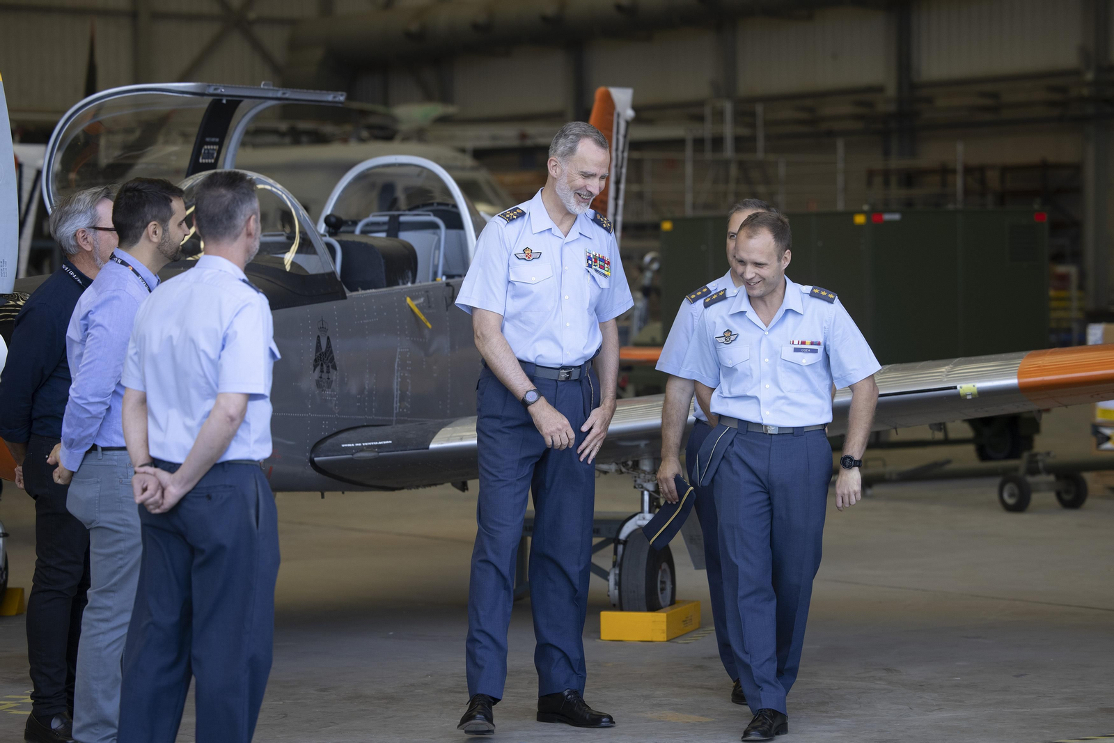 Las fotos de la visita de Felipe VI a la Maestranza Aérea de Sevilla