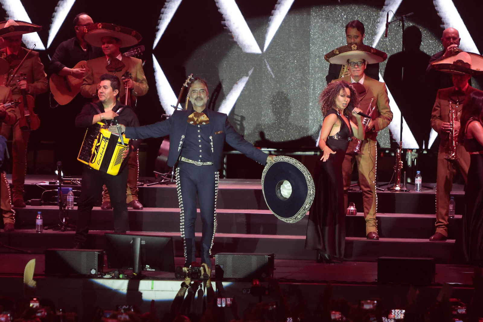 Las imágenes del concierto de Alejandro Fernández