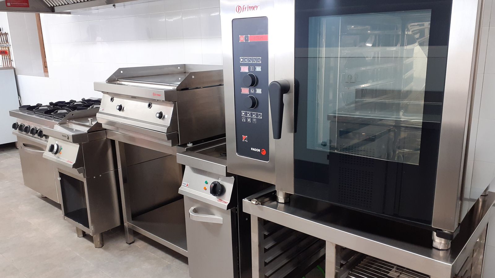 Maquinaria instalada en el centro para desarrollar los distintos procesos productivos.