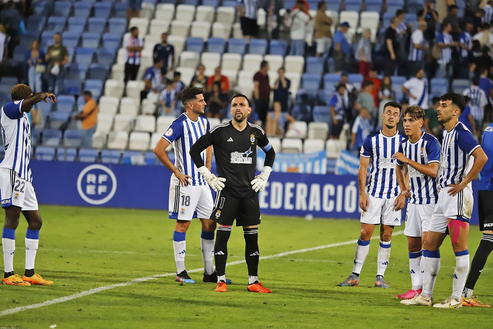 Imágenes del encuentro entre el Recreativo de Huelva y el Antequera CF