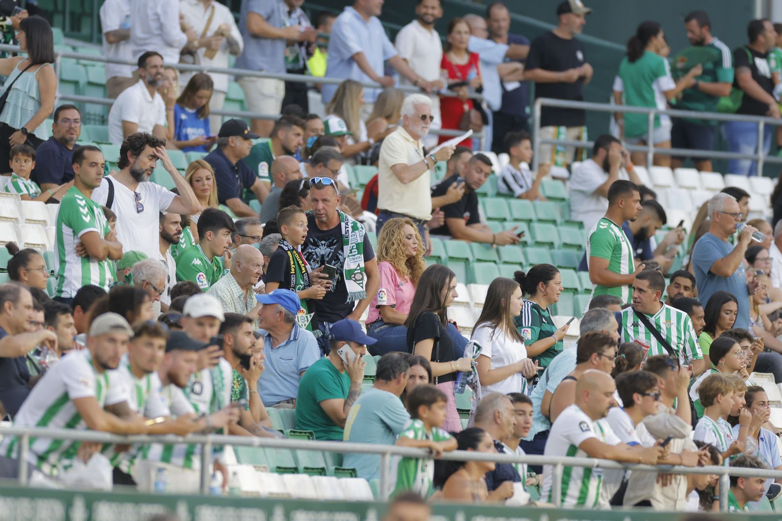 Búscate en las fotos del Betis-Atlético de Madrid
