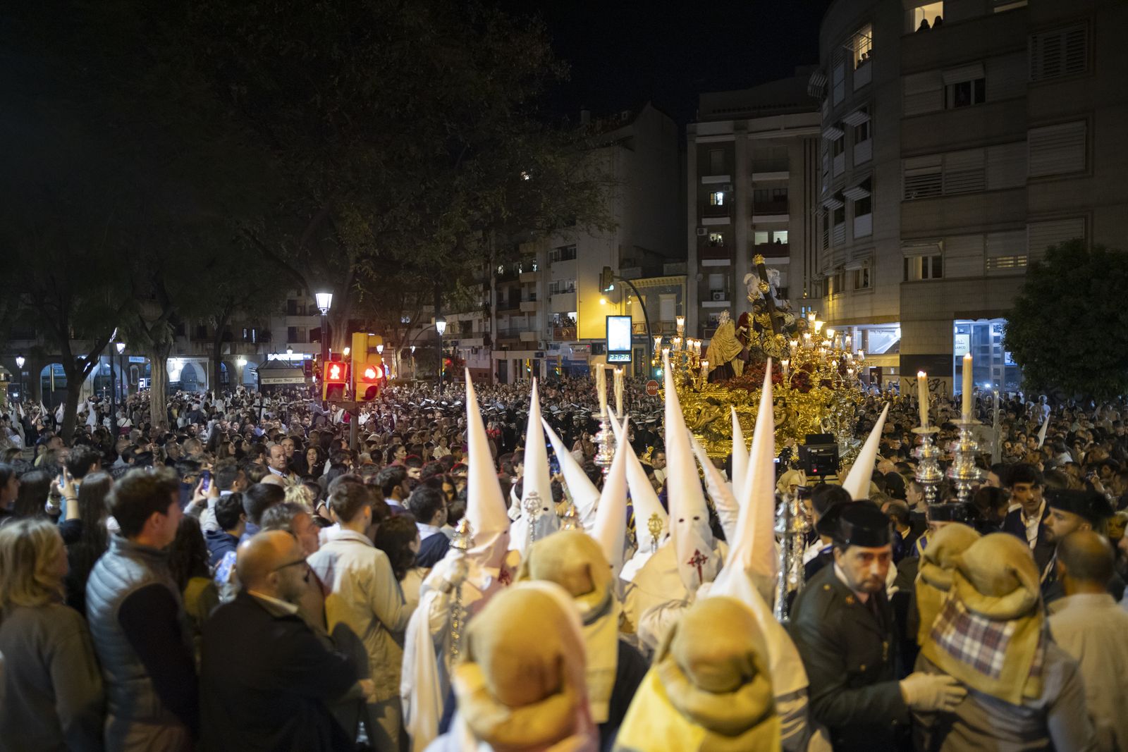 Lunes Santo: Tres Caídas en Huelva, en imágenes