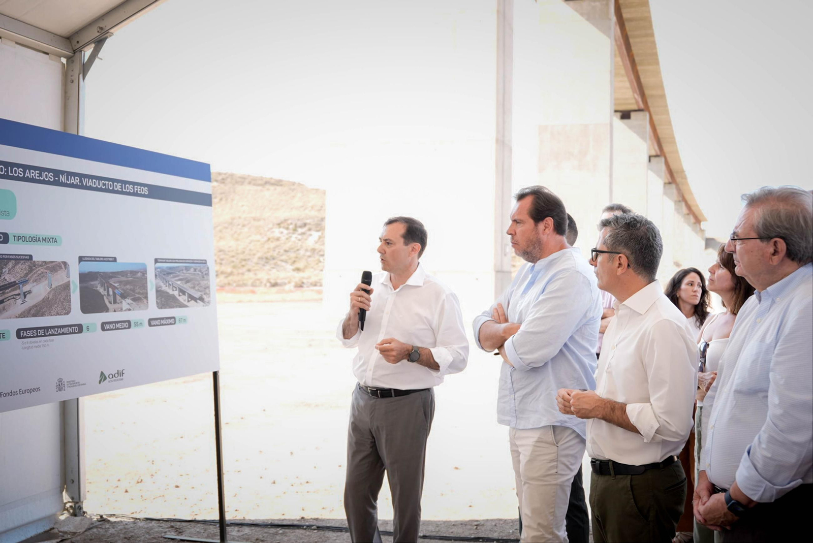 Los ministros Félix Bolaños y Óscar Puente visitan el viaducto de los Feos de Almería