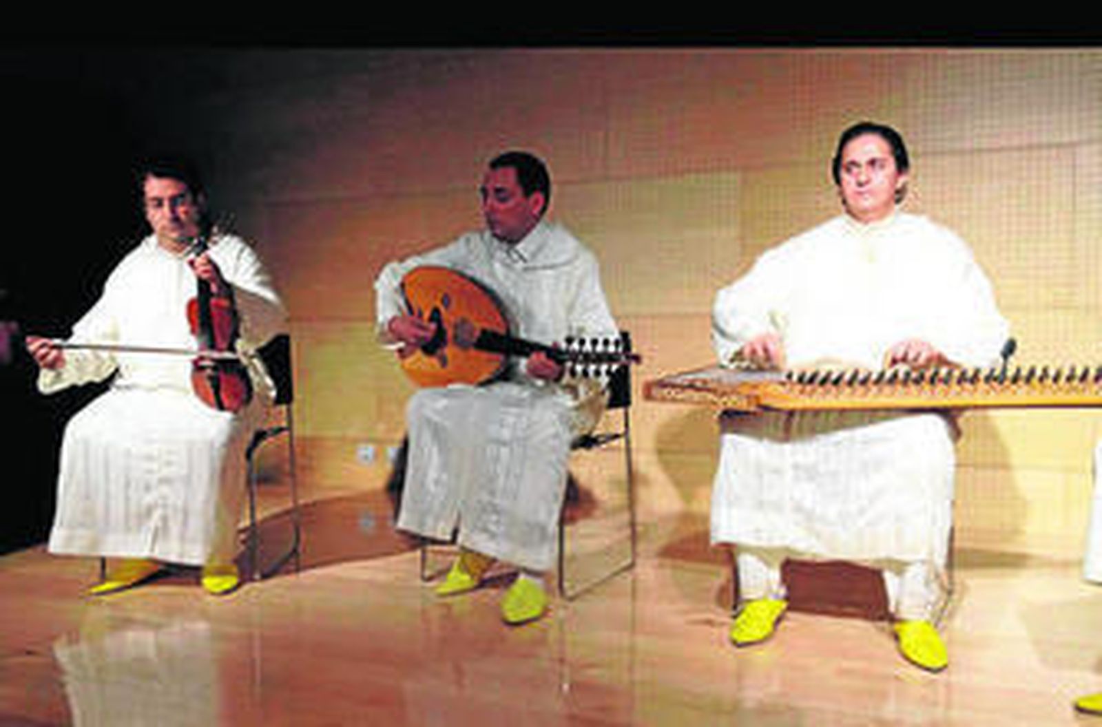 Tetuán Asmir Ensemble actúan esta noche en el Mesón Gitano.