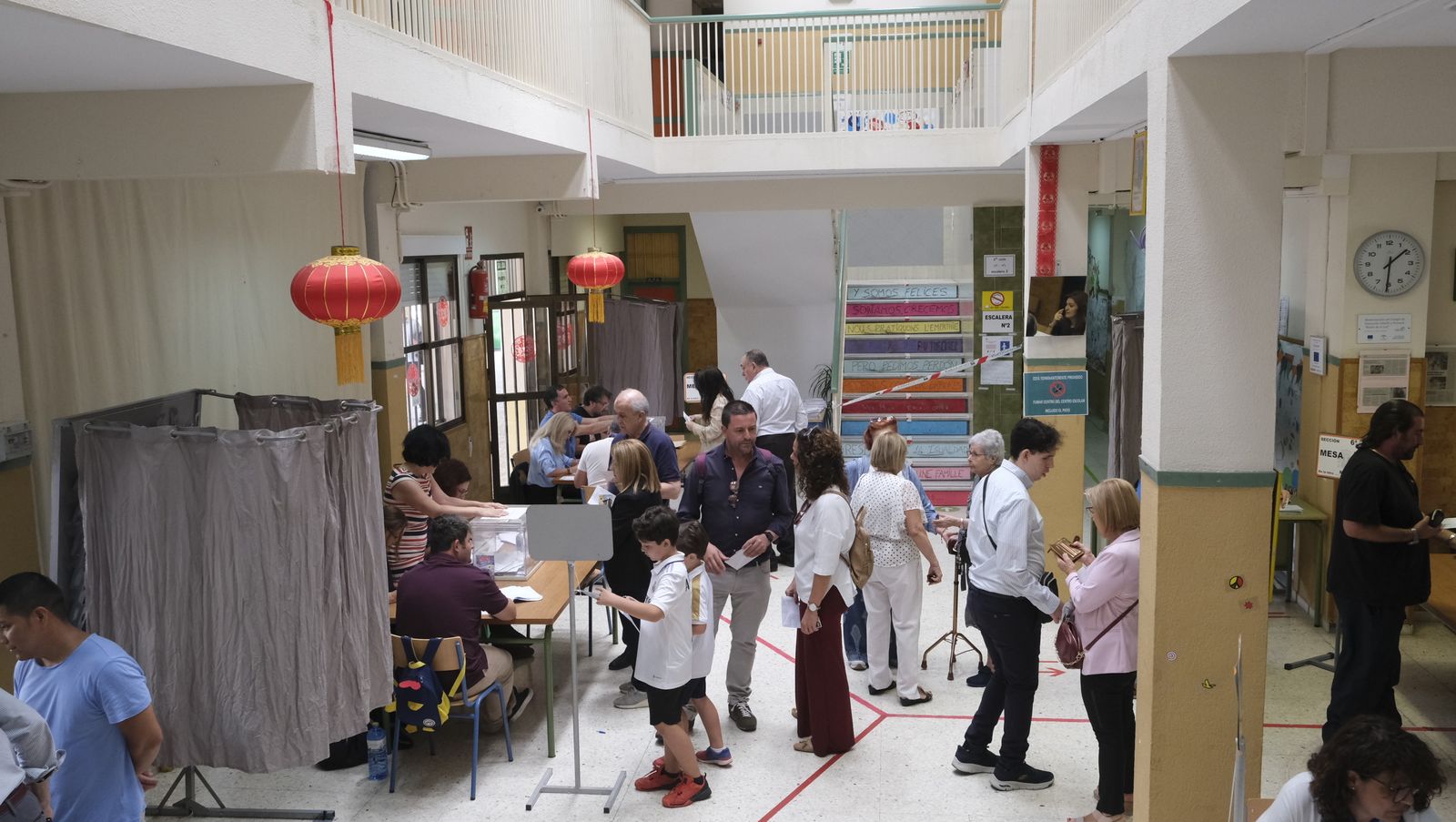 Imágenes de las votaciones en las Elecciones Municipales 2023, en Almería capital