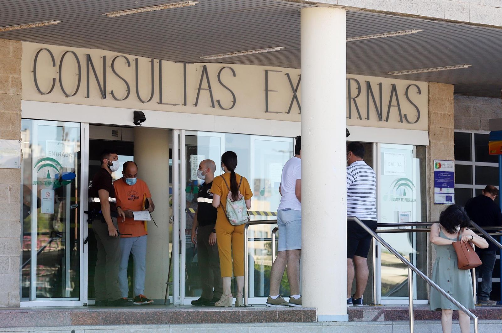 Imagen de la entrada a la unidad de Consultas Externas del Juan Ramón Jiménez.