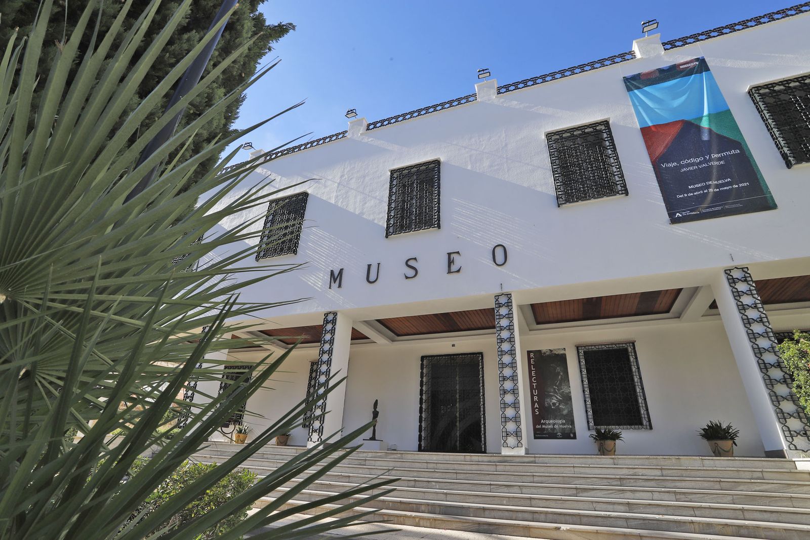 Fachada principal del Museo de Huelva.