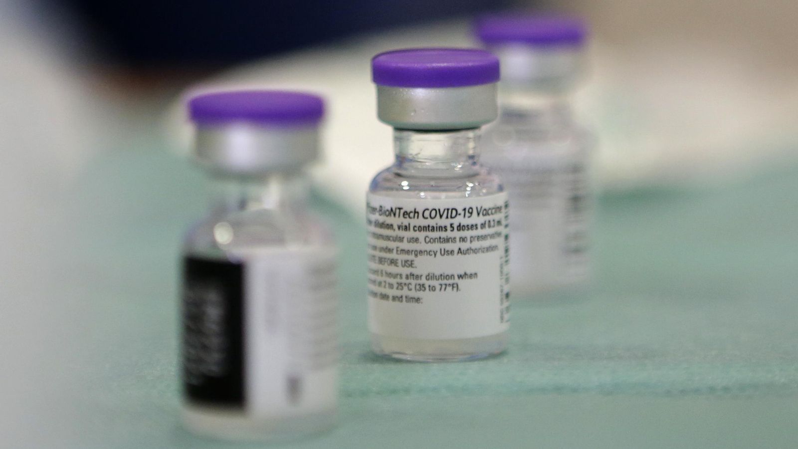 Vacunas de Pfizer y Moderna son efectivas en mujeres embarazadas y lactantes