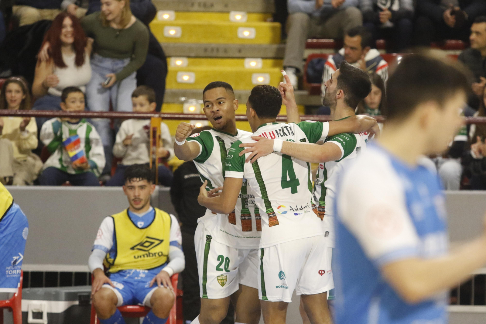 Las mejores fotos de la victoria del Córdoba Futsal ante el Noia