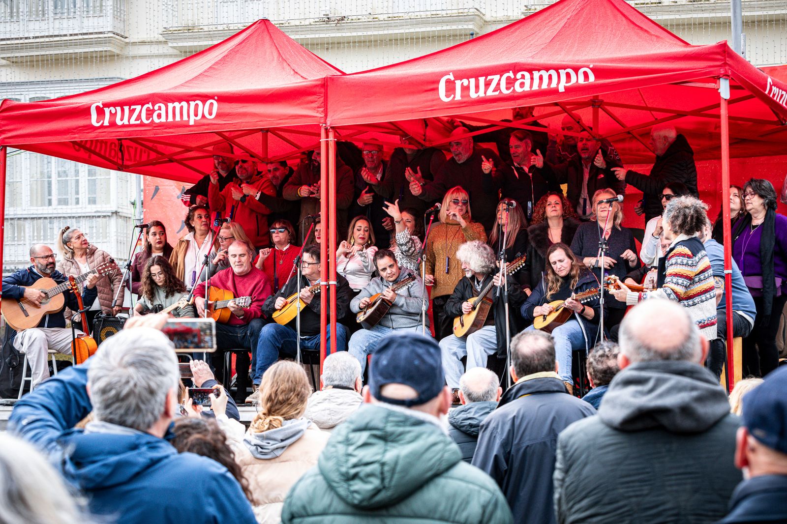 Búscate entre las mejores imágenes que ha dejado la Ostionada Popular