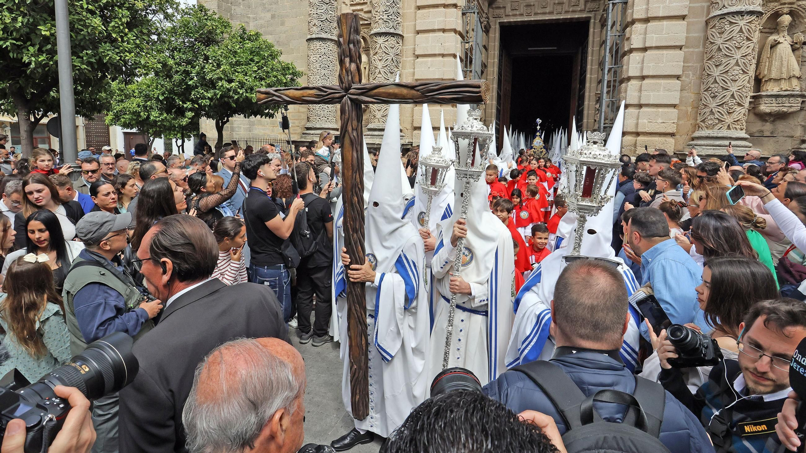 Imágenes de la Hermandad de La Sed en el Lunes Santo de Jerez 2025