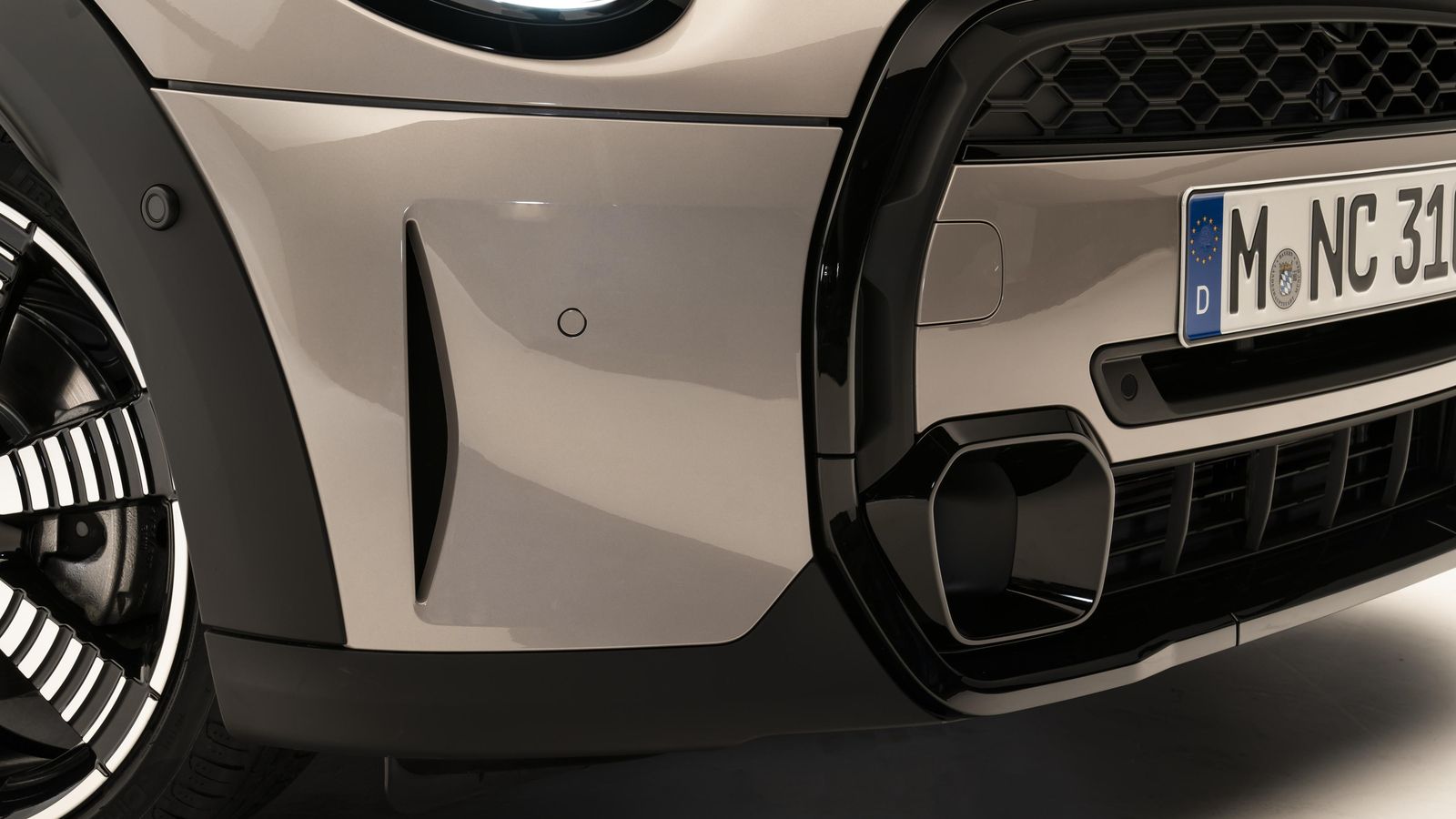 Elementos como estas entradas de aire son comunes a todos los Mini pequeños, cualquiera que sea su motor y carrocería.