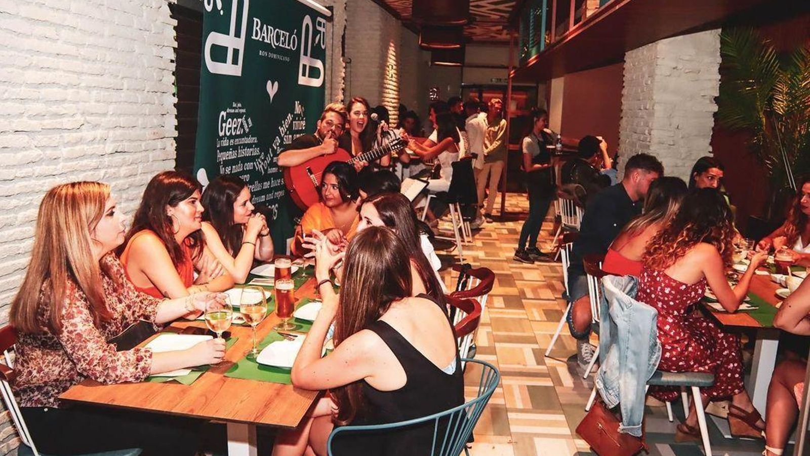 Una jornada en Casaamigos. Una jornada en Casaamigos.