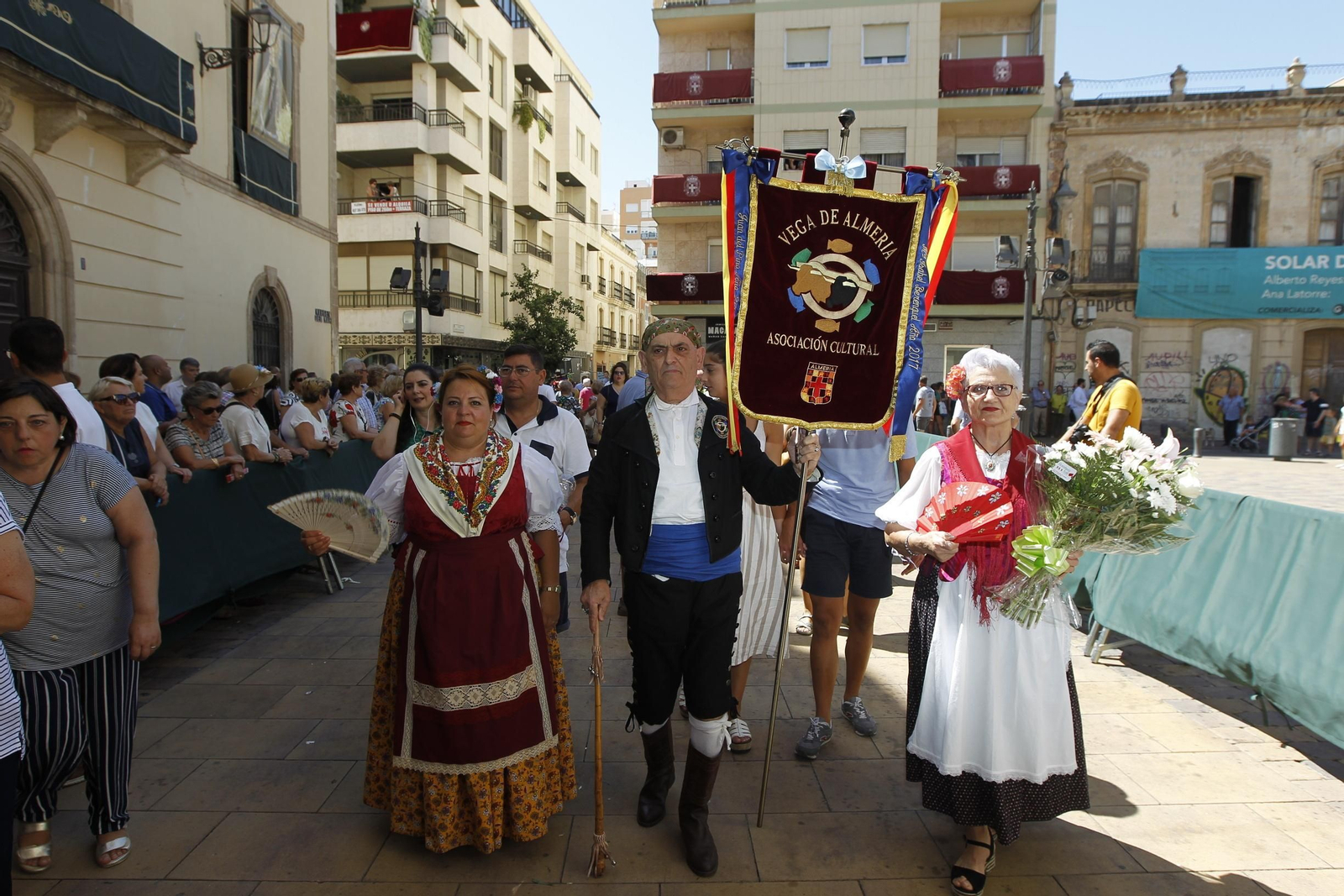 Fotogalería ofrenda floral a la Virgen del Mar. Feria de Almería 2019