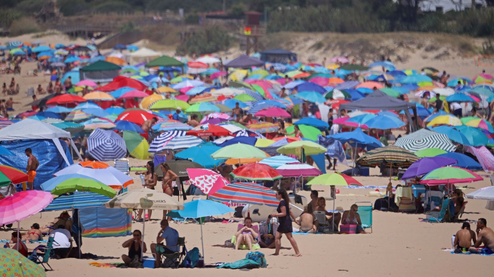 Restricciones de acceso a la playa de Bolonia