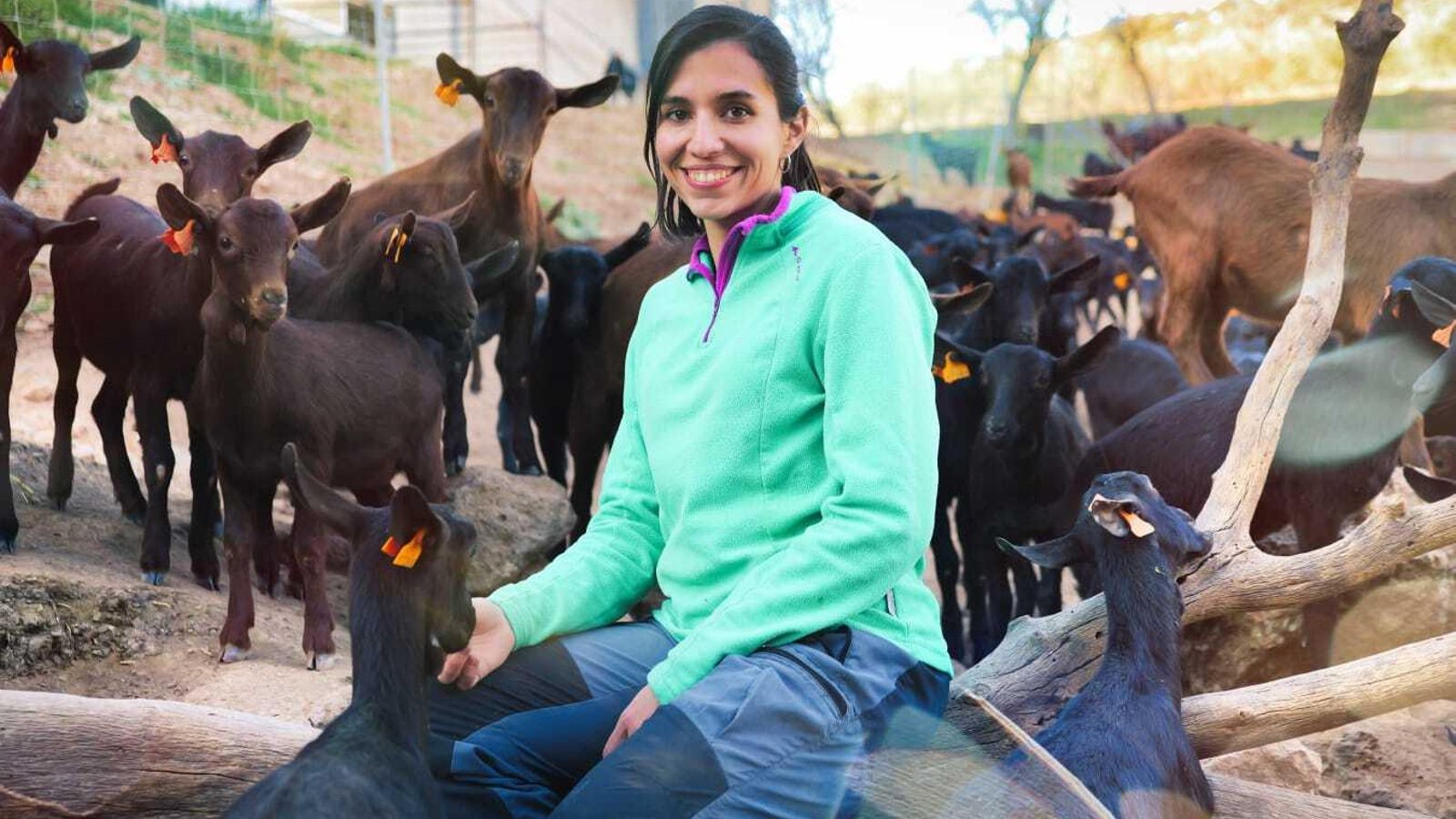 Belinda Carrillo, junto a parte de su rebaño.
