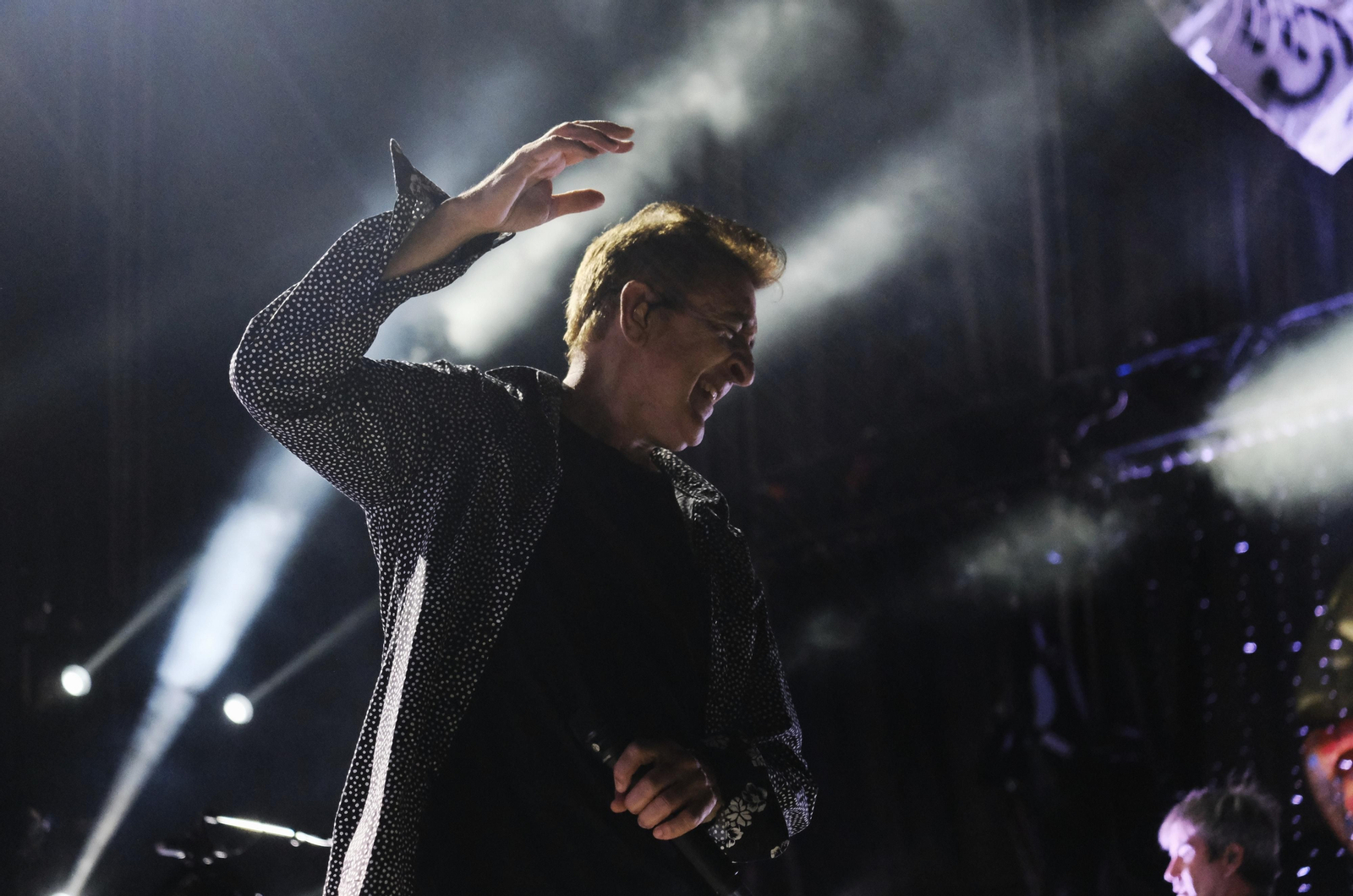El concierto de Manolo García en el teatro de la Axerquía de Córdoba, en fotografías