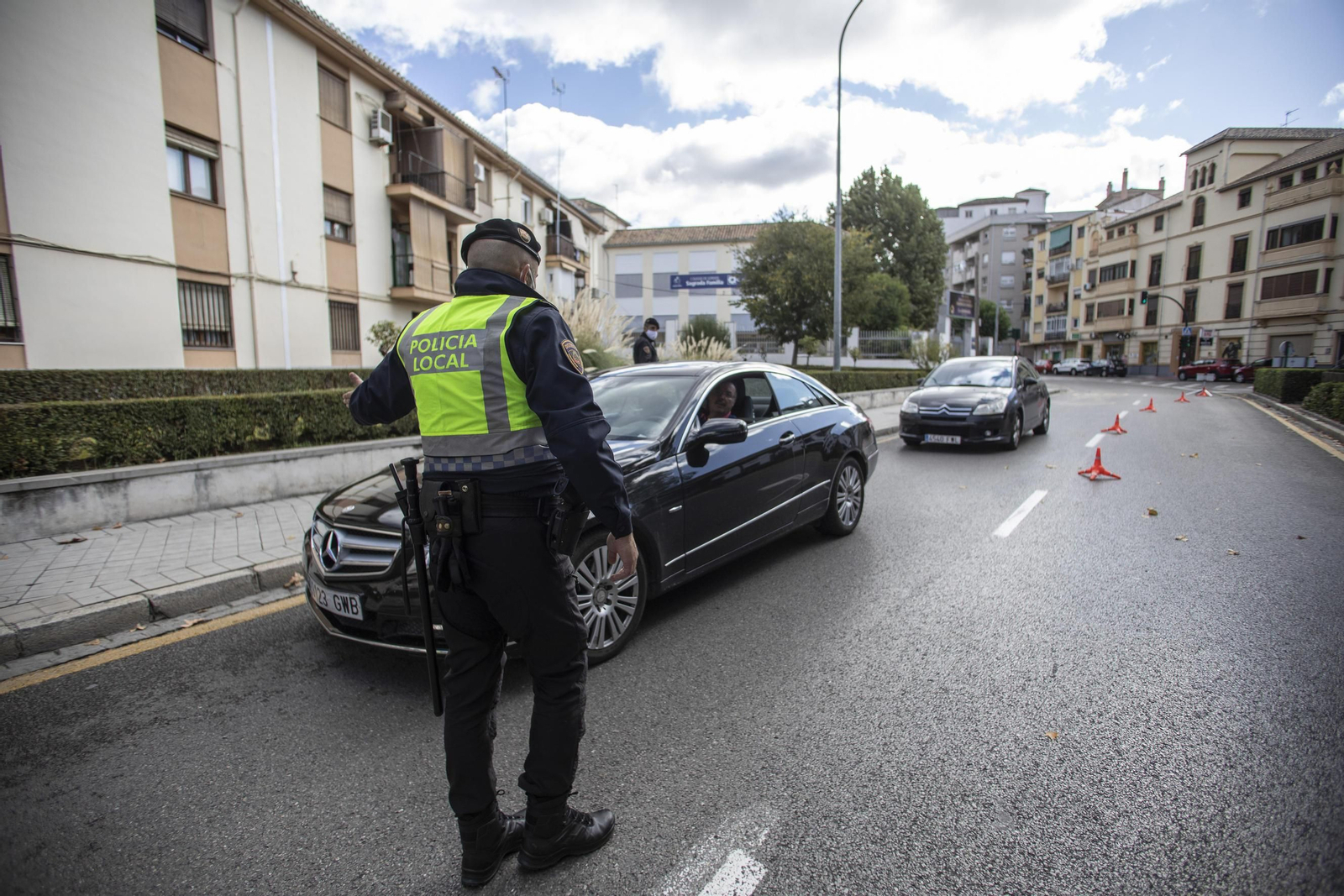 Fotos: así están siendo los controles de Policía y Guardia Civil en Granada por el confinamiento