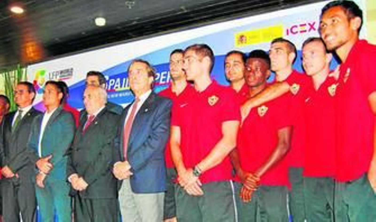 Directiva, plantel y cuerpo técnico acudieron al acto de Spain Experience en un céntrico hotel de Bangkok.