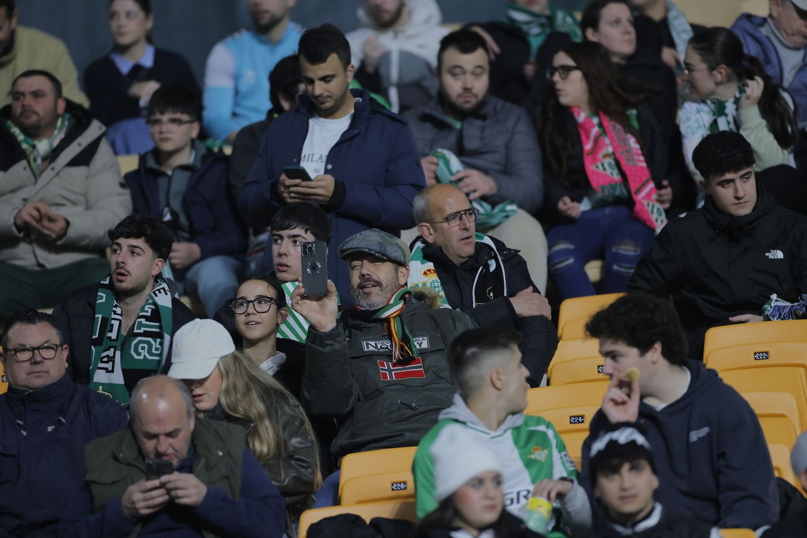 Búscate en las fotos del Betis - Atlético de Madrid