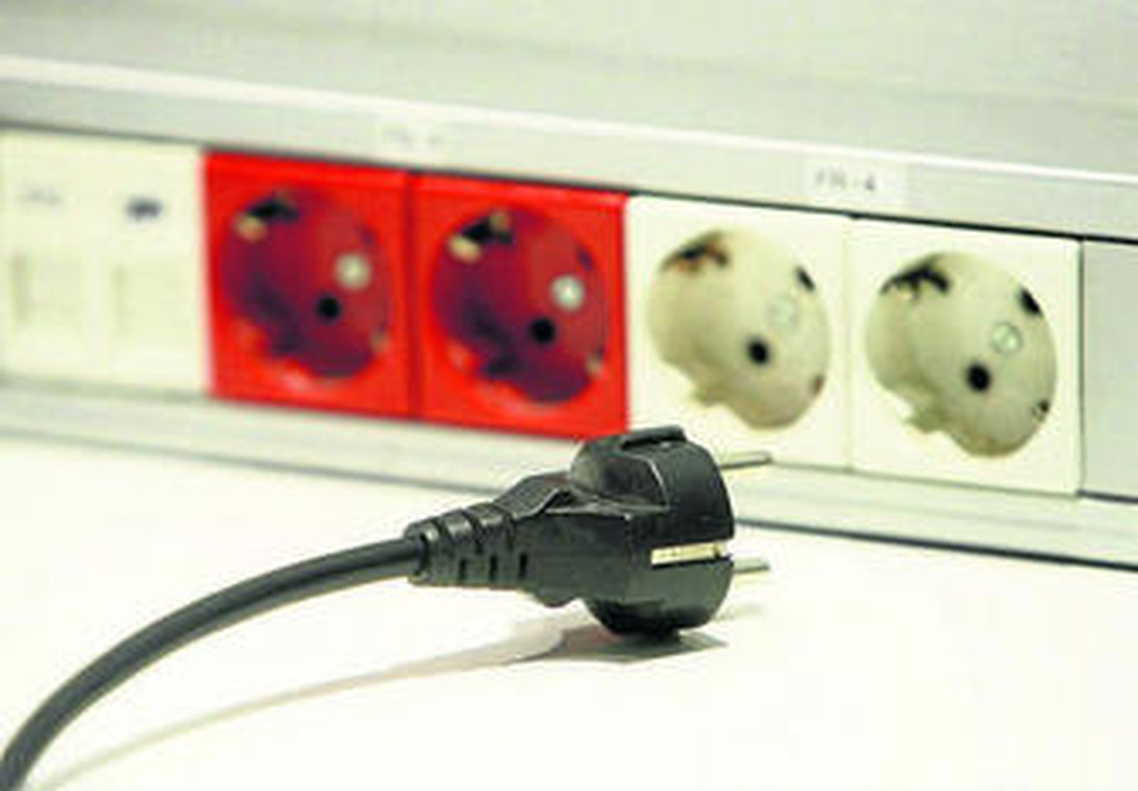 La subida del recibo eléctrico sigue sin control.