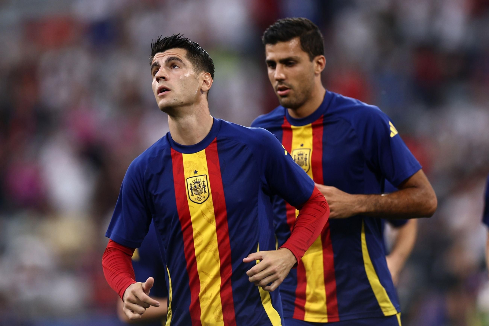 Álvaro Morata y Rodrigo Hernández 'Rodri' durante un calentamiento en la Eurocopa 2024.