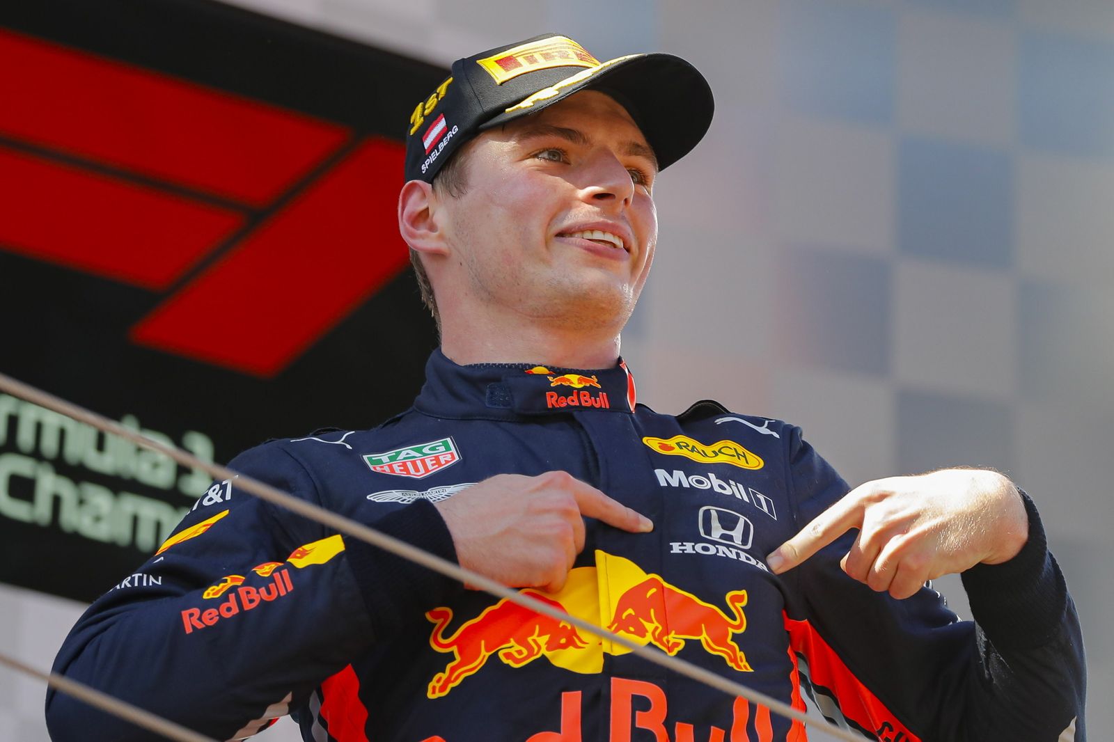 Verstappen celebra su triunfo.