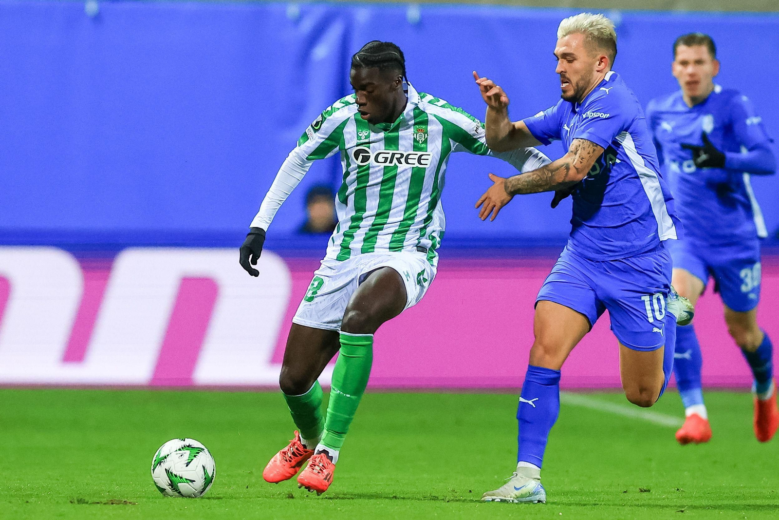 Las fotos del Mladá Boleslav - Betis de la Conference League