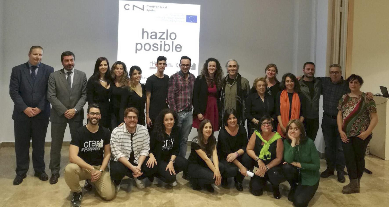 1 y 2. Presentación de la iniciativa 'Hazlo posible', dentro del programa internacional Caravan Next. 3. Intervención artística de los colectivos participantes en el parque de Las Graveras.