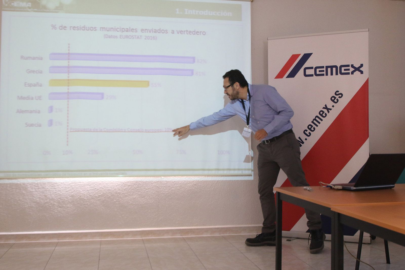 Este reconocimiento ofrece entre sus premios: financiación, formaciones especializadas y espacios de vinculación para el impulso de los proyectos.