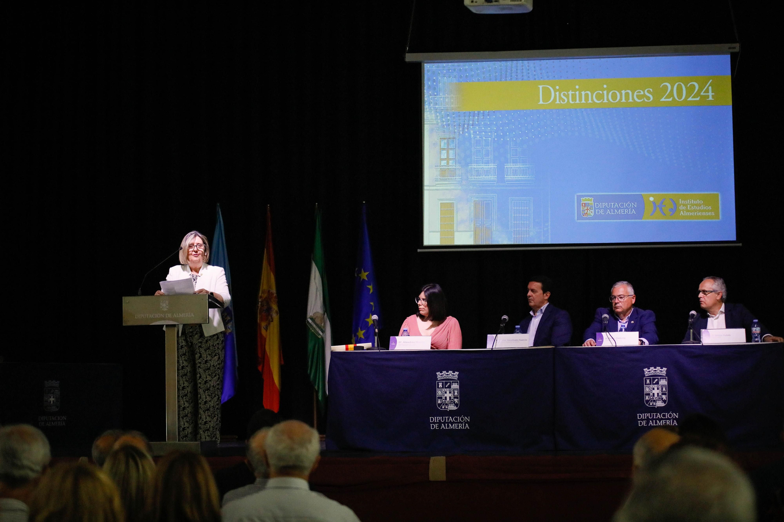 Imágenes de la entrega de los Escudos de Oro del IEA y la celebración de su Plenario