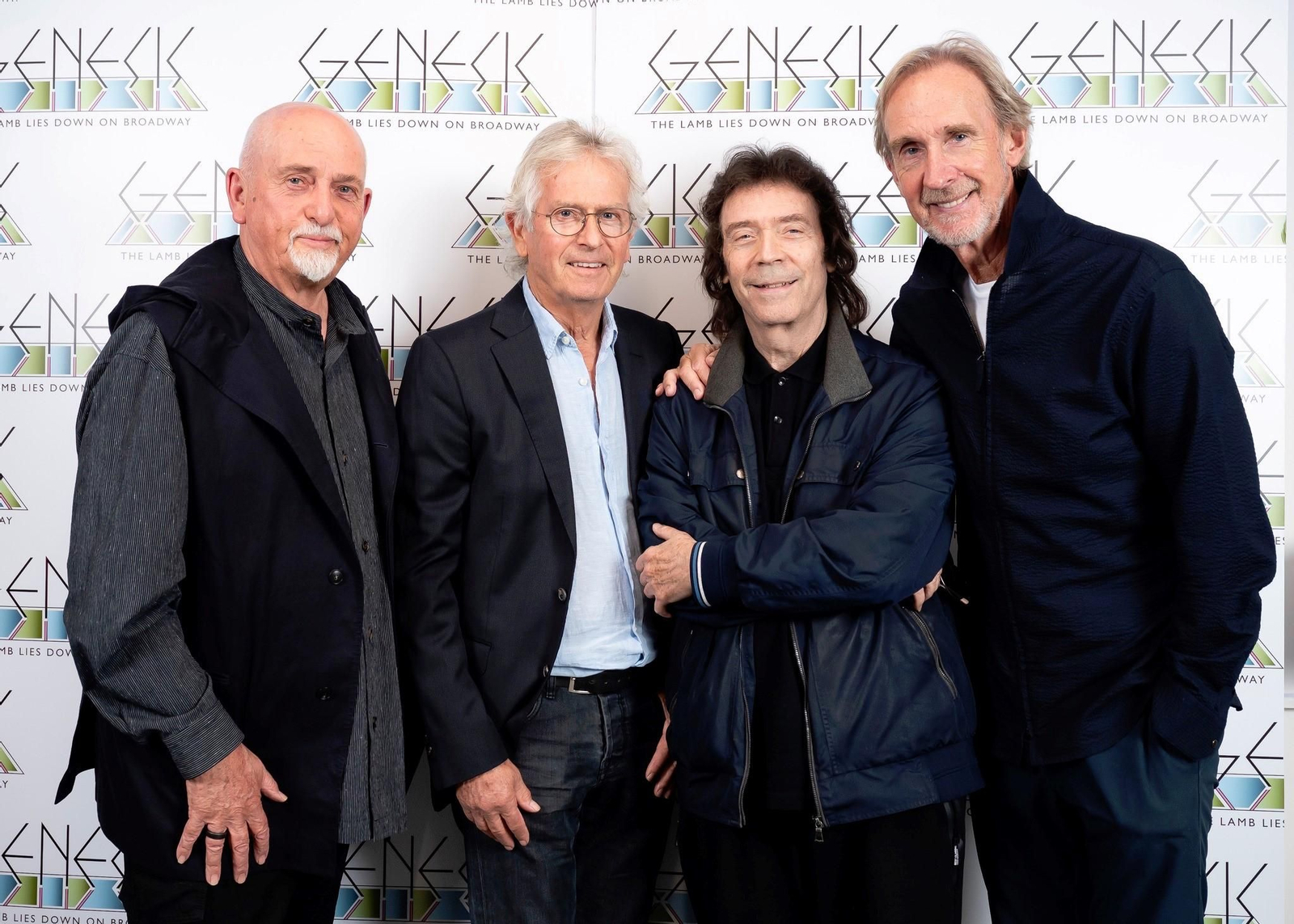 Los componentes de Genesis en una reunión a la que faltó por motivos de salud Phil Collins.