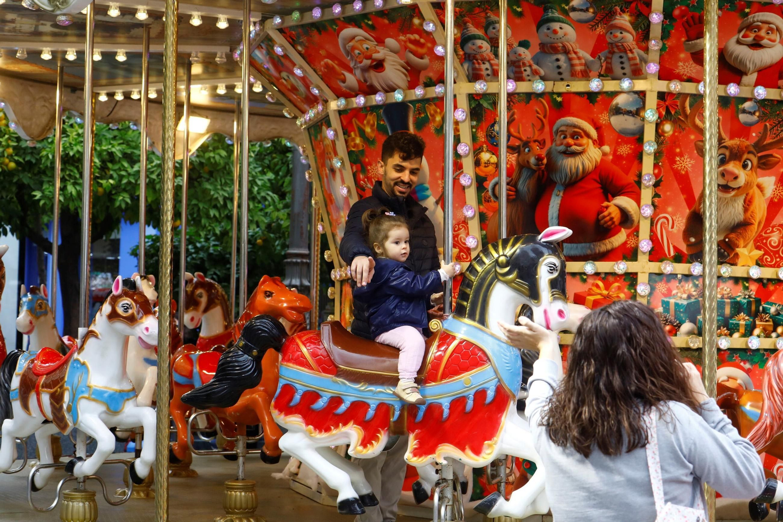 Un tíovivo navideño en Las Tendillas.