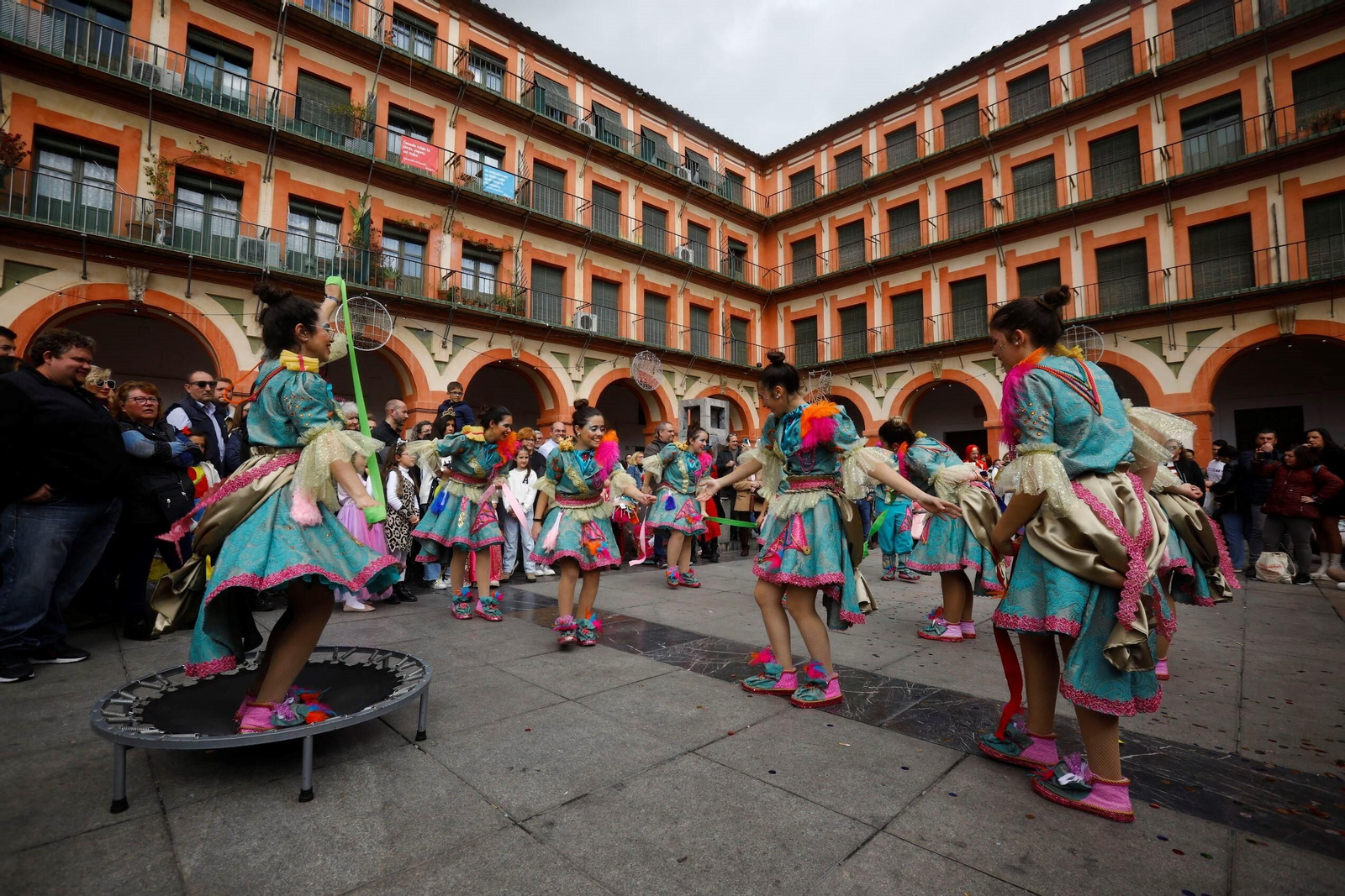 La quema del dios Momo pone punto y final al Carnaval de Córdoba 2023, en fotografías