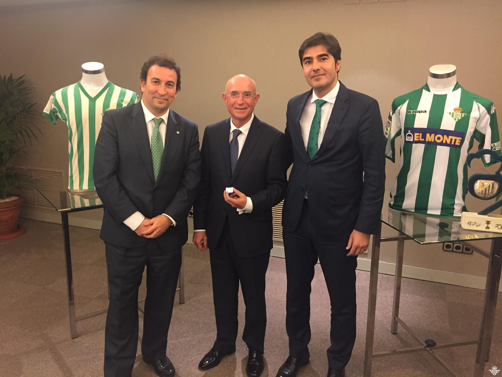 Serra Ferrer, junto a Haro y Catalán en una imagen reciente. Serra Ferrer, junto a Haro y Catalán en una imagen reciente.