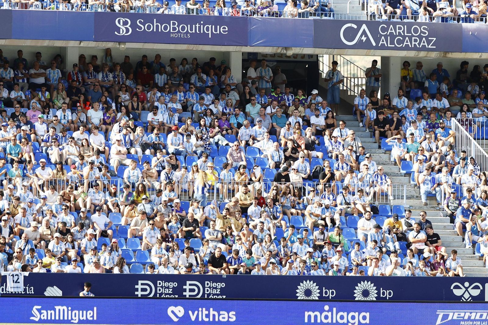 Búscate en las gradas de La Rosaleda en el Málaga CF-Burgos