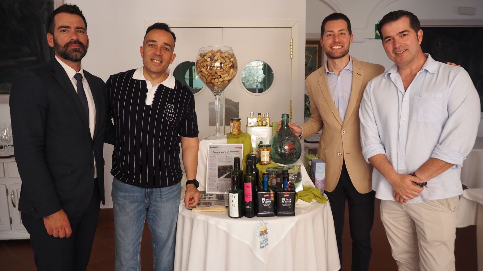 Cuatro de los antiguos alumnos de La Fonda.