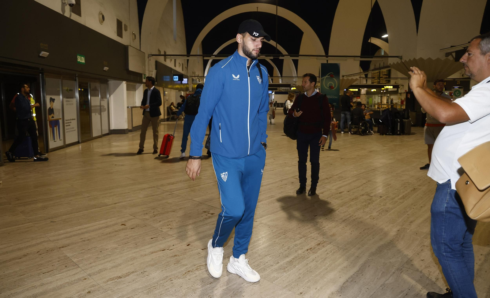 Las imágenes del viaje del Sevilla a Dortmund