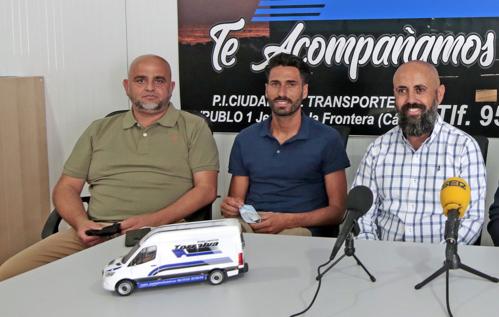 José Luis Mateos, junto a Ramón Verdú y Juan Luis Gil 'Titín'.