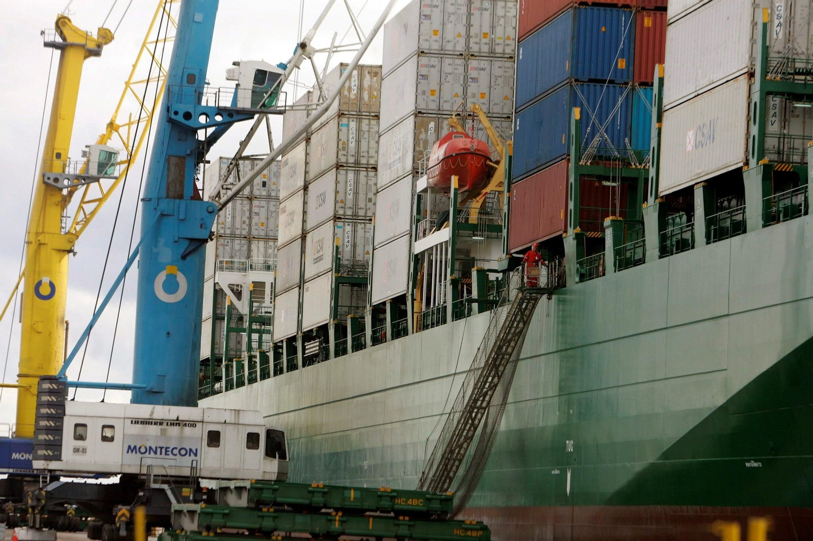 Barco de exportaciones. (Archivo)