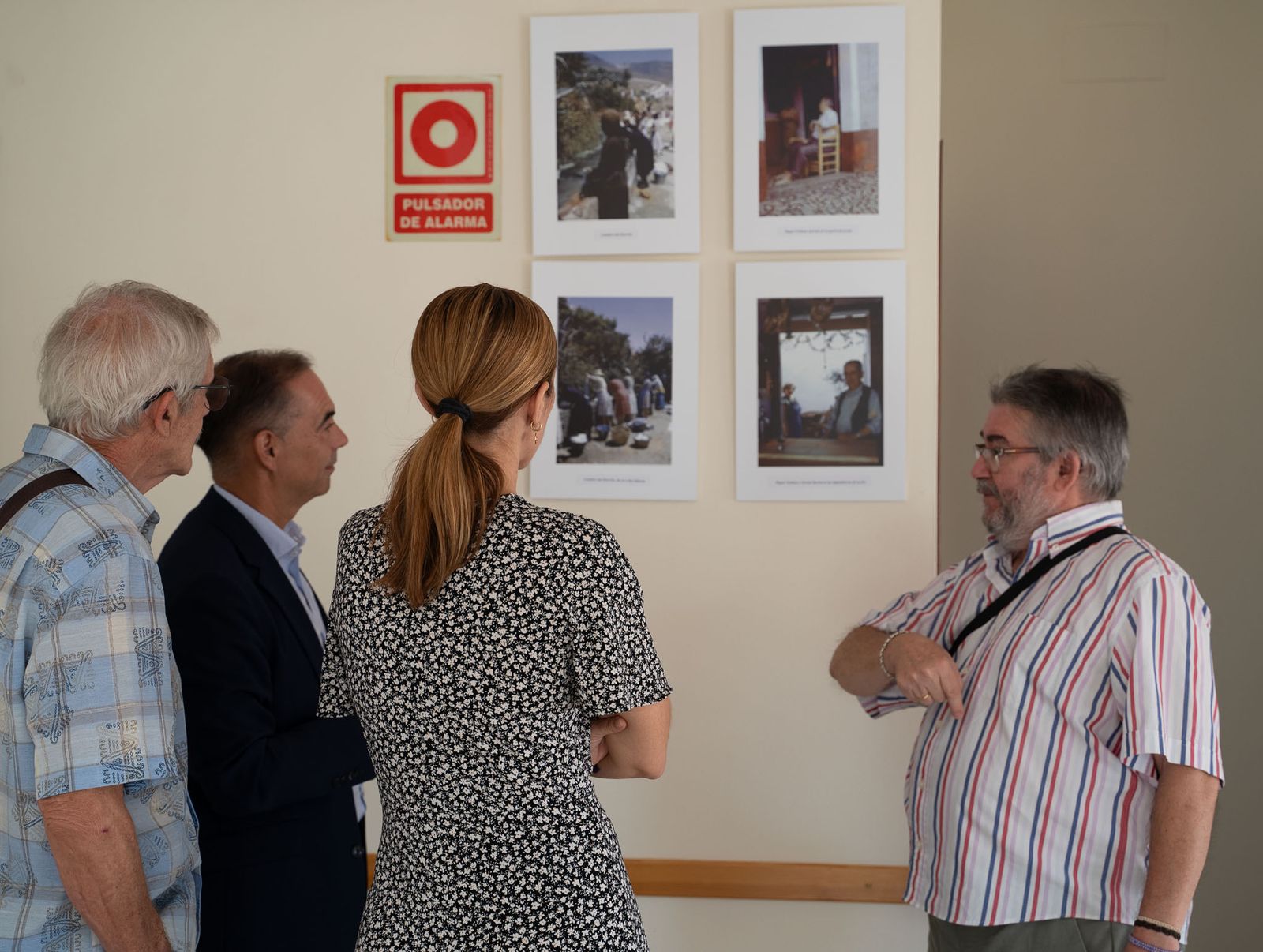 La visita institucional a la muestra fotográfica.