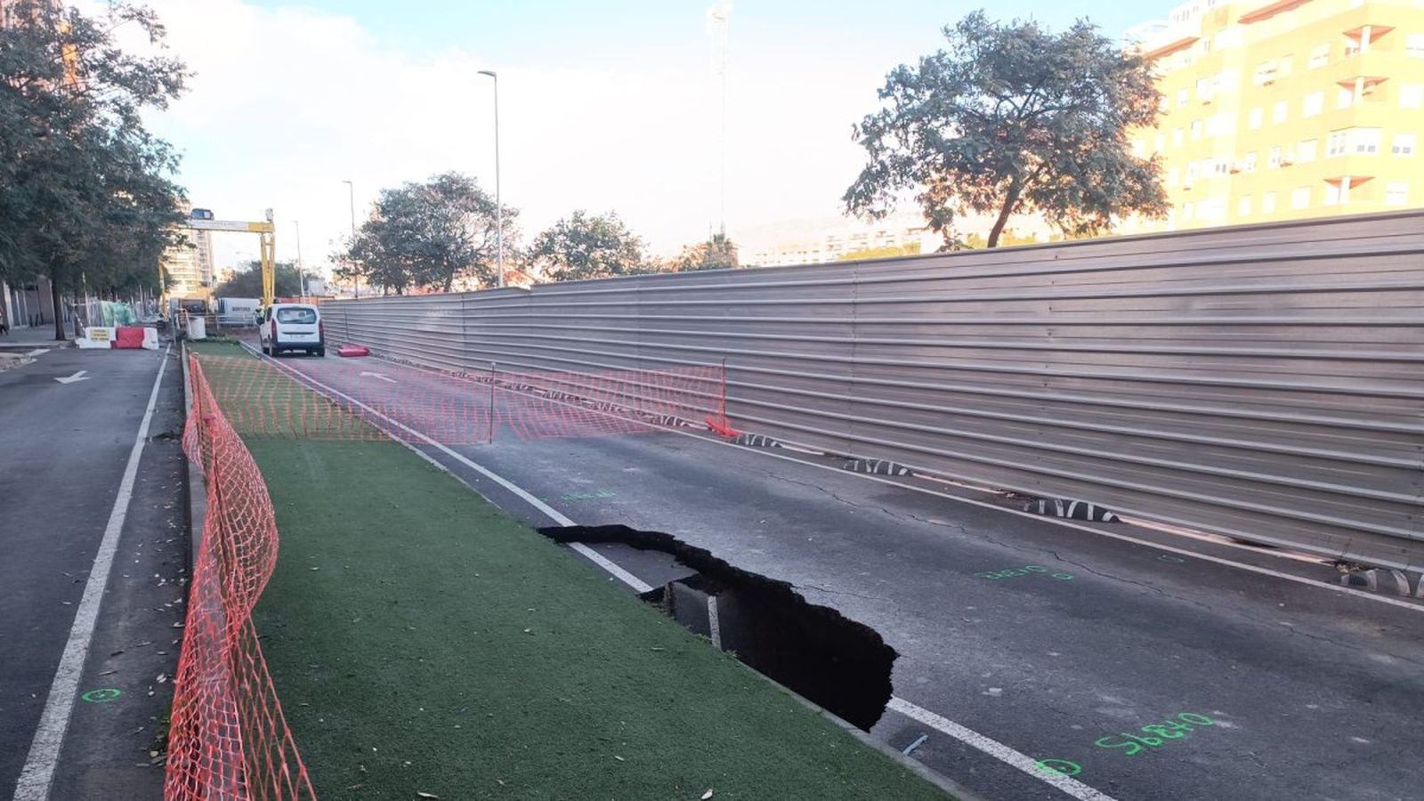 El socavón de Sierra Alhamilla se debe a las obras del AVE según fuentes municipales.