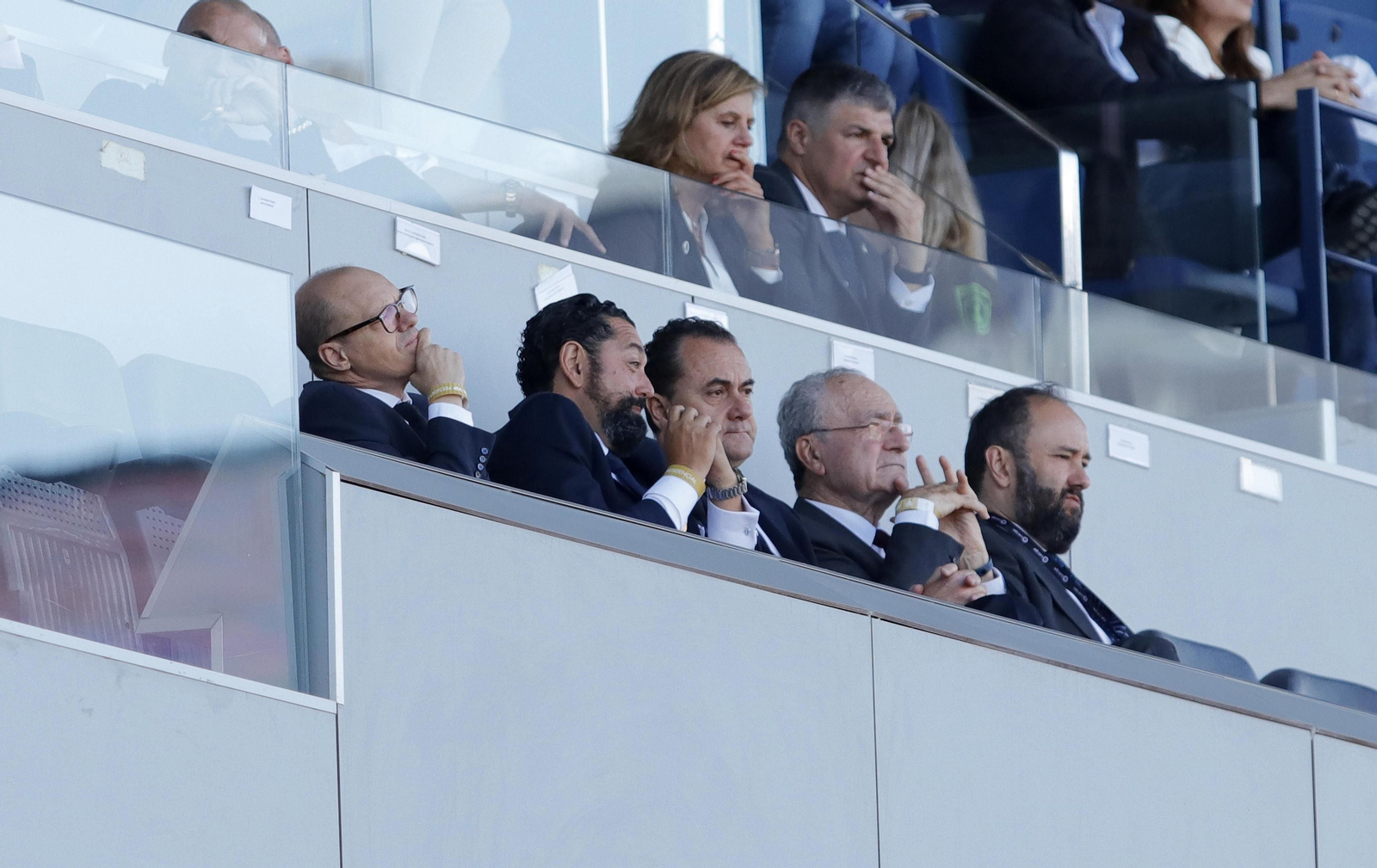 Muñoz y el alcalde, en el palco, junto a otras personalidades