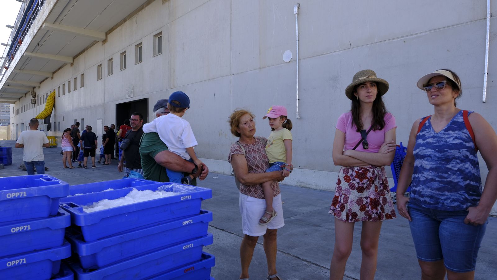 Imágenes de la visita guiada a la Lonja del Puerto Pesquero de Almería