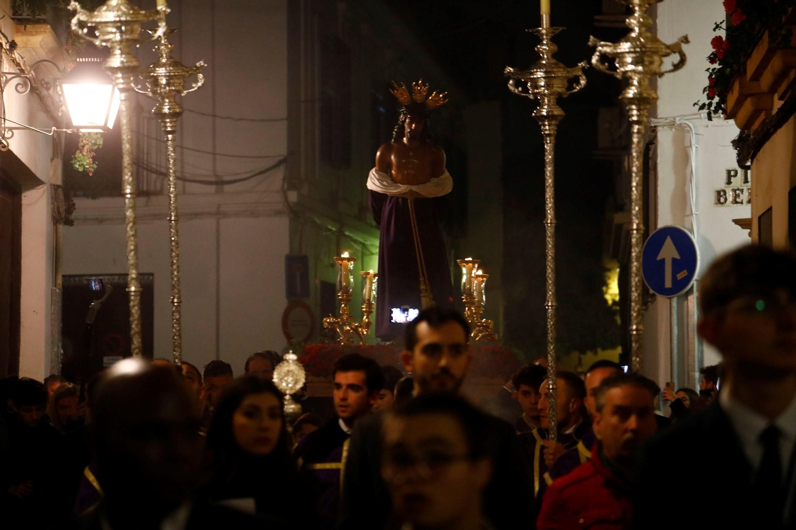 El Vía Crucis del Señor de las Penas de Córdoba, en imágenes.