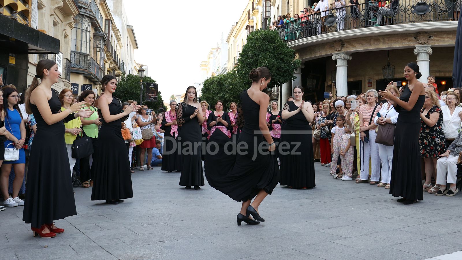 Flashmob de la academia de baile de Fani Muñoz en Jerez